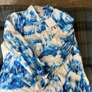 Zara Blue and White Casual Button Down Shirt with Artistic Tie-Dye